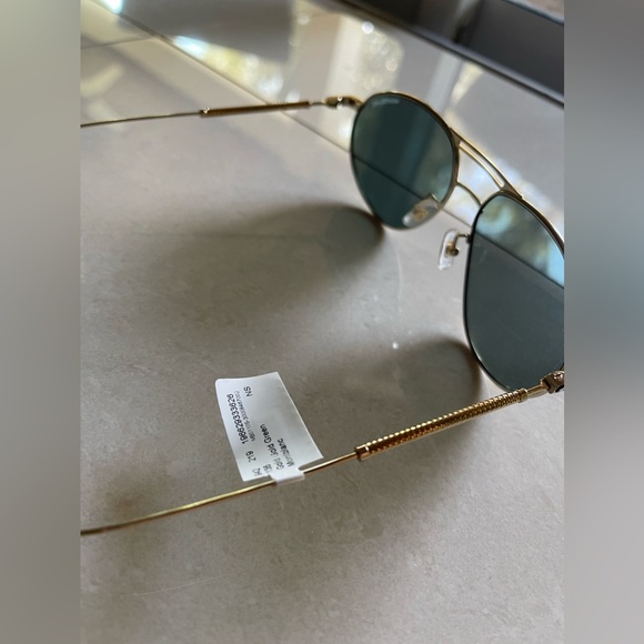 New with case MONTBLANC
61MM Pilot Sunglasses
YELLOW GREEN, One Size - Picture 10 of 17